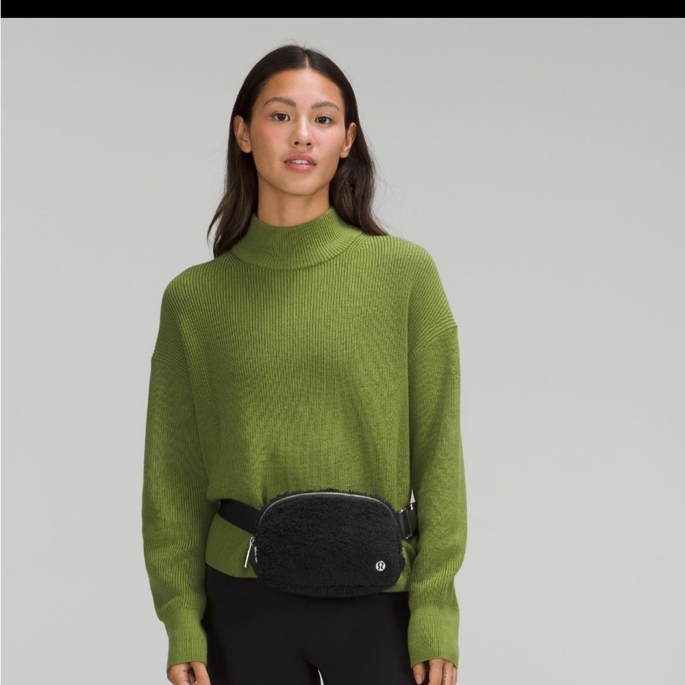 Brand new NWT lululemon everywhere fleece belt bag in color black